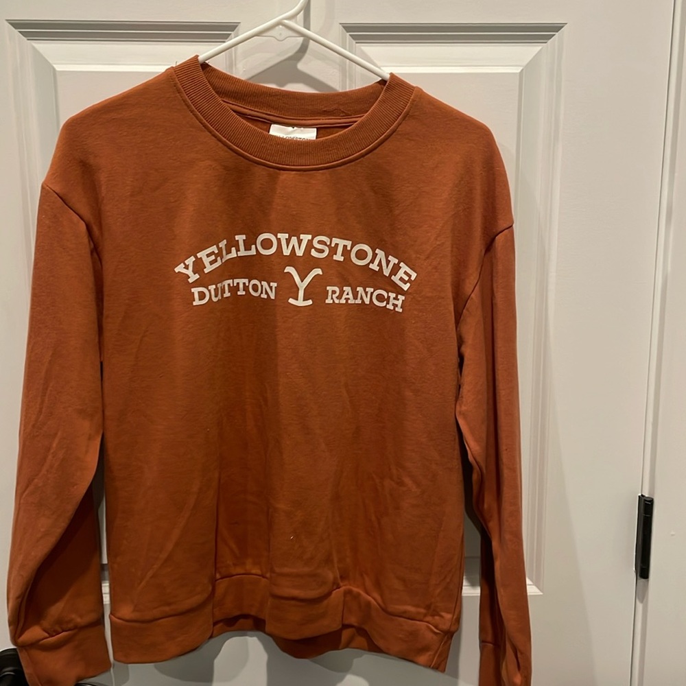 Yellowstone Brand crew neck. Size women’s small.